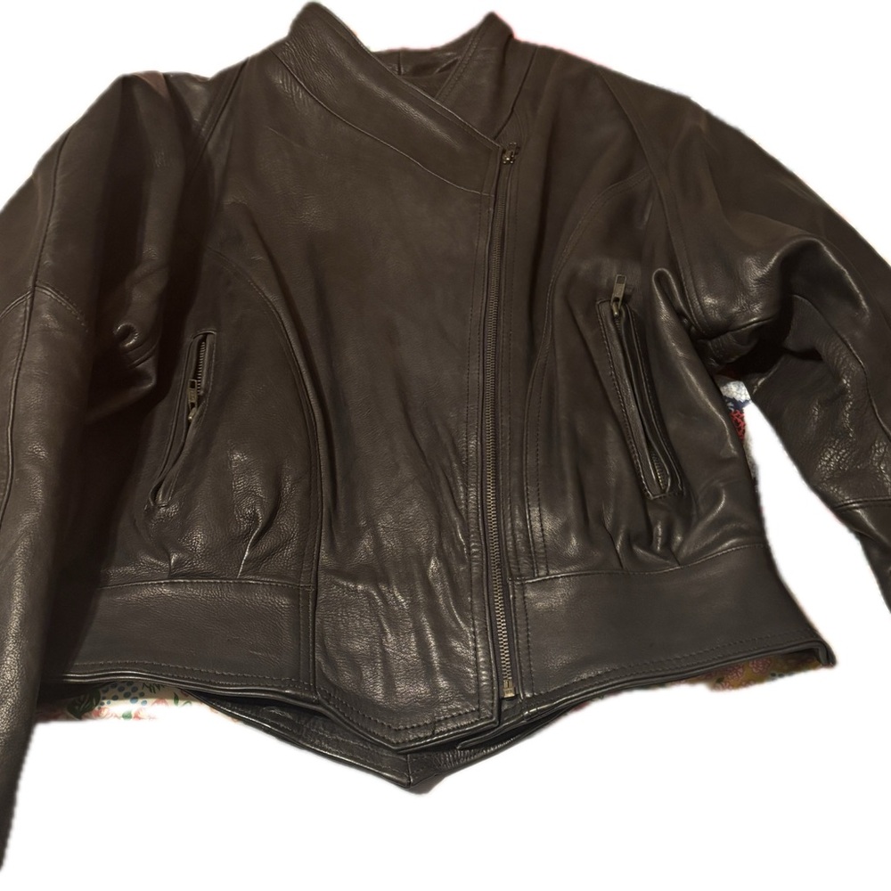 Chic Women's Black Leather Jacket